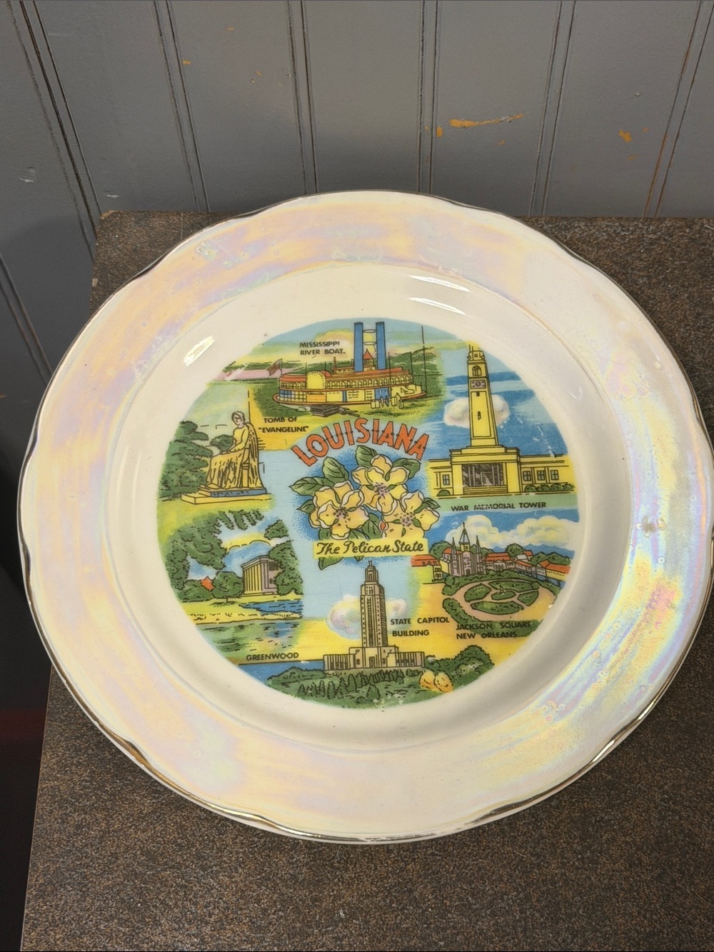 Louisiana Souvenir Decorative Pearlized Plate